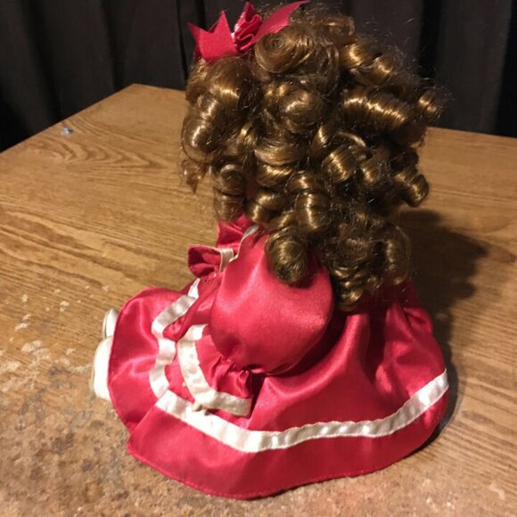 COLLECTORS CHOICE SERIES BY DANDEE PORCELAIN MUSICAL DOLL - Picture 8 of 10